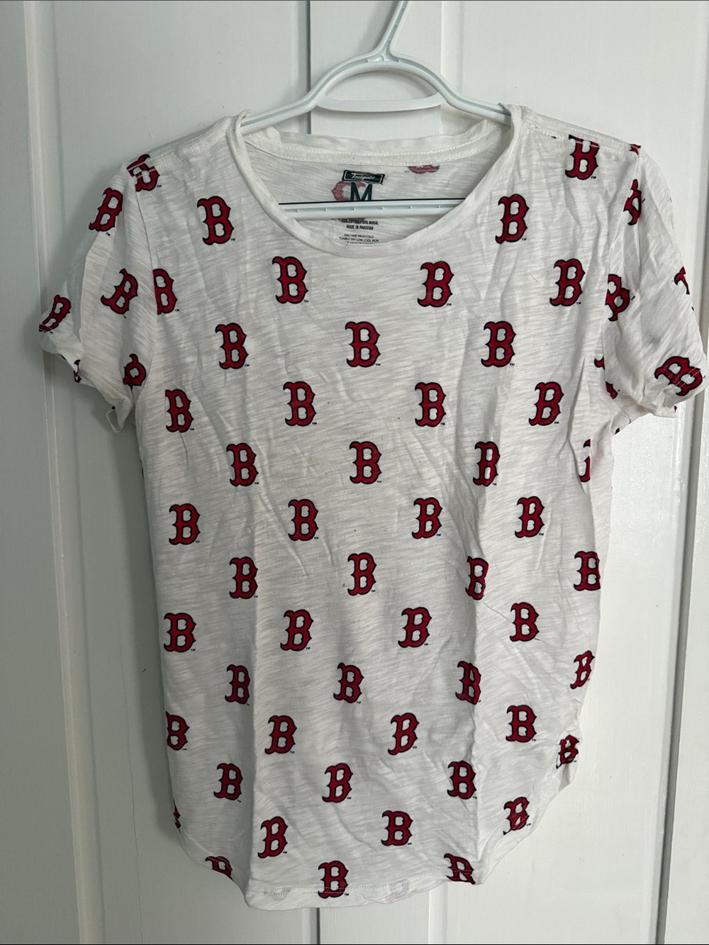 Unbranded White Short Sleeve Tee with Red 'B' All-Over Print